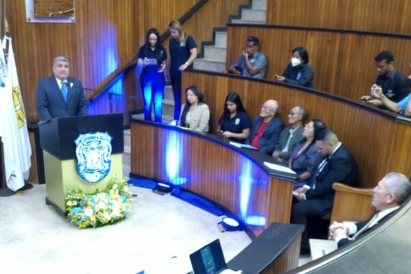 LUZ Lanza magno congreso médico internacional