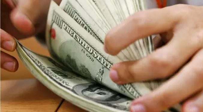 El Gobierno de Venezuela intensifica la venta de divisas para estabilizar el bolívar