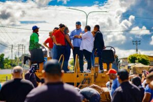 Con 438 mil toneladas colocadas gobernador Luis Caldera consolida plan estadal de asfaltado en el Zulia