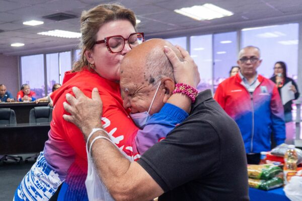 Jubilados y pensionados del Concejo marabino son dignificados con atención social