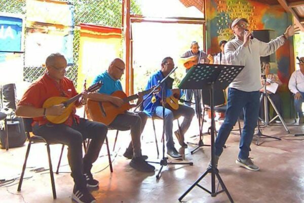 La décima le cantó a Jesús Rosario “Chevoche” Ortega