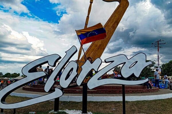 Alcaldía de Elorza regula festividades para garantizar orden y seguridad, prohibidos contaminación sónica y espumas volatiles 