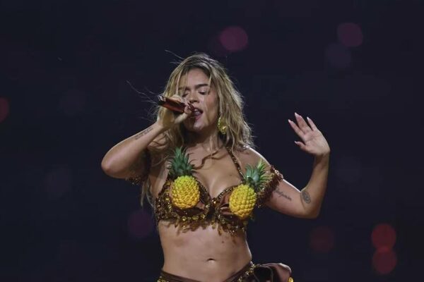 Productores retiran demanda de plagio contra Karol G y emiten disculpa pública