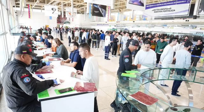 Nuevo vuelo de repatriación traslada a 110 venezolanos desde Estados Unidos 