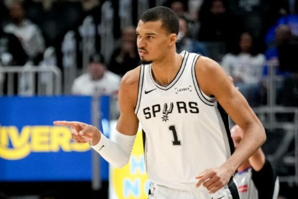Los Spurs de Wembanyama conquistan Detroit en un duelo estelar
