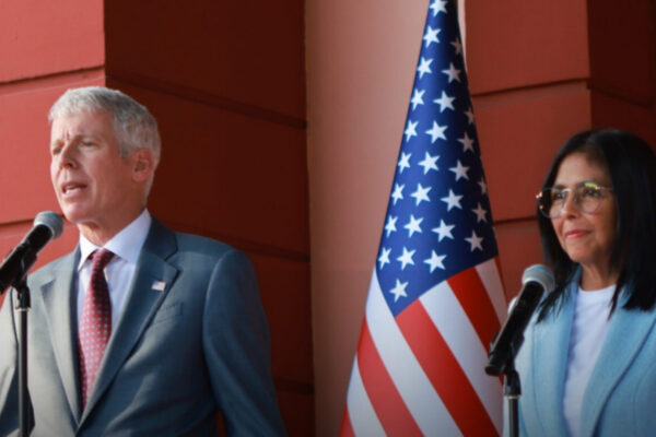 Trump buscará finalizar operaciones militares y levantar restricciones económicas a Venezuela