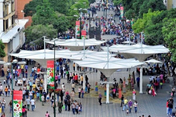 El 80% de los venezolanos afirma que el país avanza positivamente