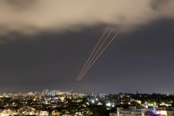 Irán golpea infraestructuras clave en Israel tras nueva jornada de ataques