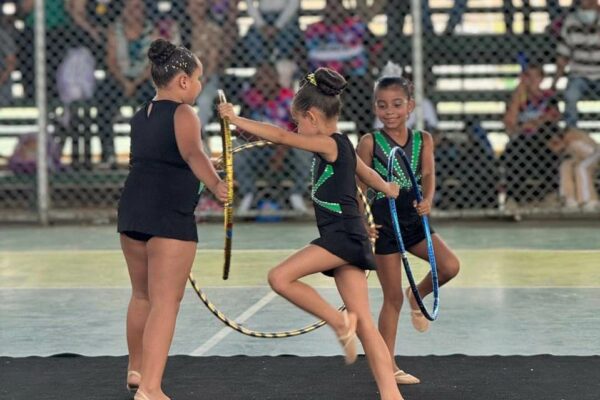 El Imdeprec proyecta el talento deportivo en festival de gimnasia