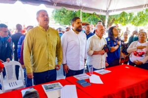 Gobernador Luis Caldera realizó gabinete en el territorio comunal de la parroquia Coquivacoa con presencia de diputados de la AN