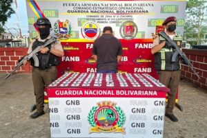 Detienen a un hombre con 80 dediles de cocaína en Táchira