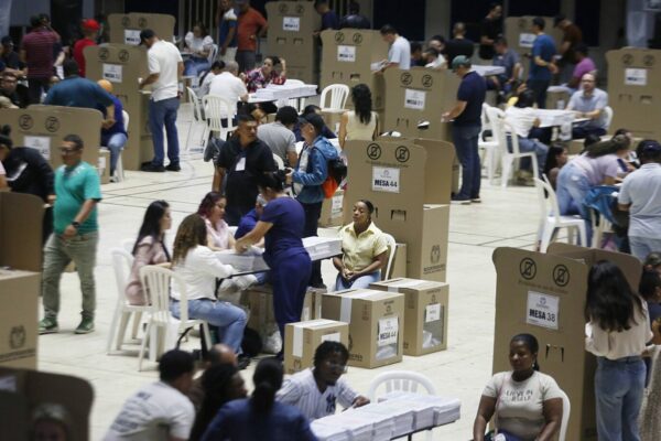 Partidos de Petro y Uribe serán las principales fuerzas del Senado colombiano