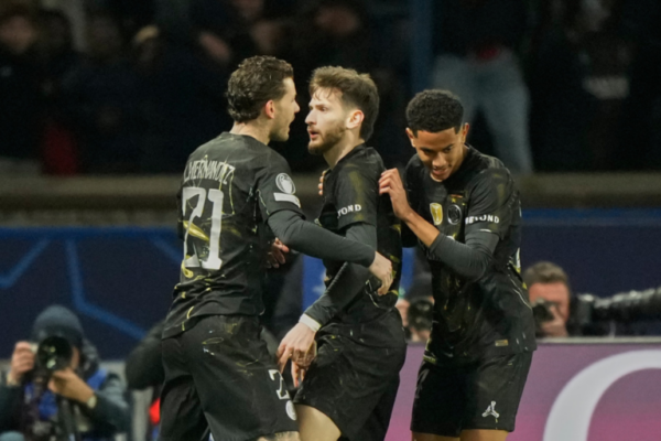 El PSG aplasta al Chelsea y acaricia los cuartos de final