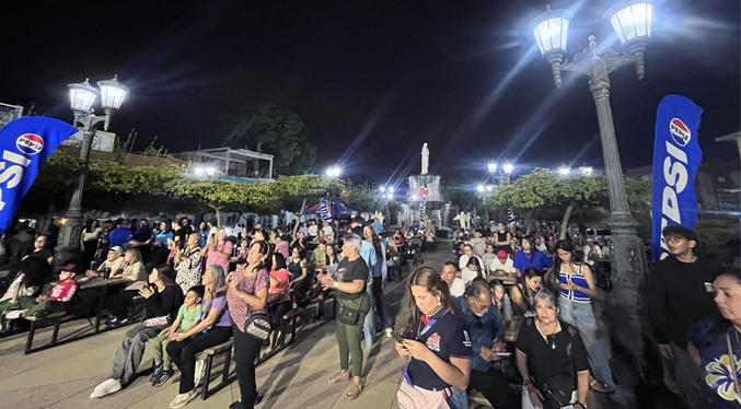 El Bulevar de Santa Lucía revive su identidad con retreta