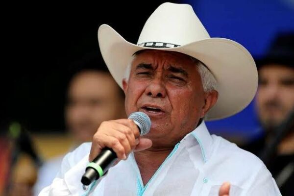 Reynaldo Armas vence una «dura batalla» de salud