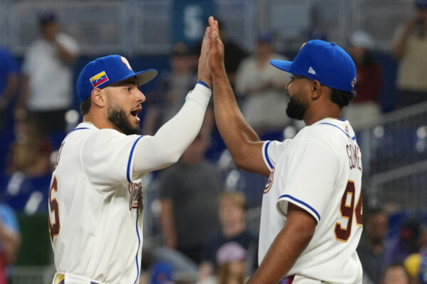 Venezuela despliega su poderío ofensivo y arrolla a Israel en el Clásico Mundial de Béisbol