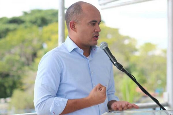 Héctor Rodríguez: Consultas populares integran al pueblo en el ciclo de políticas