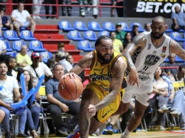 Gaiteros del Zulia no cree en nadie, mantiene invicto tras vencer a Cocodrilos de Caracas