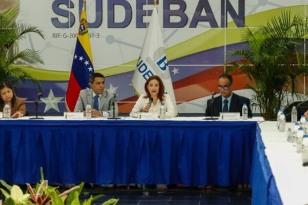 Sudeban y banca privada trazan metas para fortalecer economía nacional