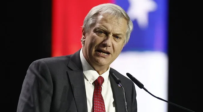 Kast confía en que la migración irregular abandonará Chile voluntariamente