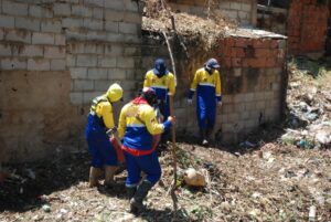 Alcaldía de Maracaibo sanea cañada El Desespero para prevenir inundaciones