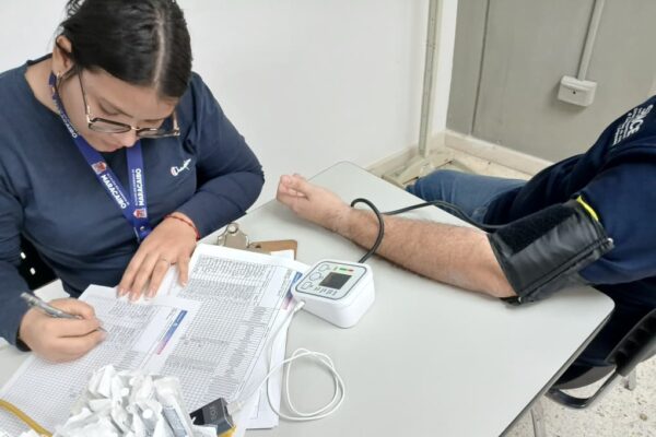 Alcaldía de Maracaibo brindó atención médica a sesenta trabajadores