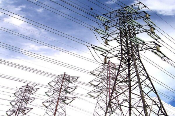 Colombia anuncia inversión para avanzar en la interconexión eléctrica con Venezuela