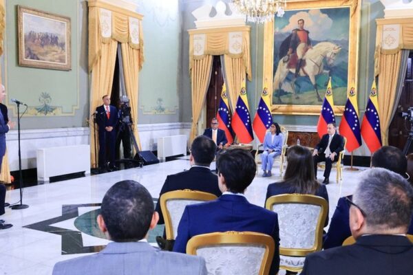 Delcy Rodríguez firma memorando de entendimiento con General Electric Vernova para mejorar la red eléctrica