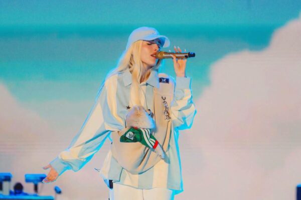 Elena Rose deslumbra en el Countdown Concert del Mundial en México