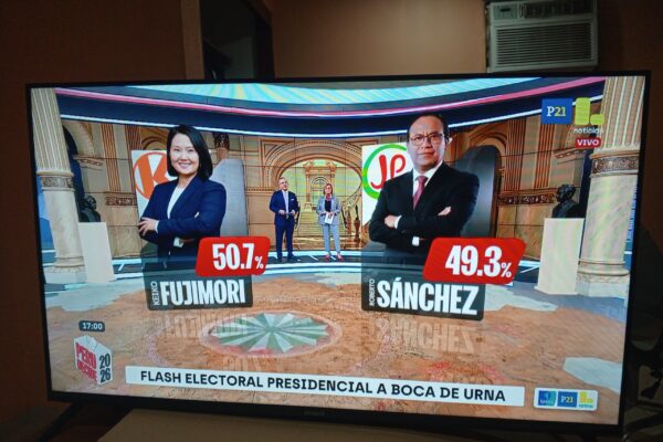 Boca de urna da un empate técnico en elecciones de Perú