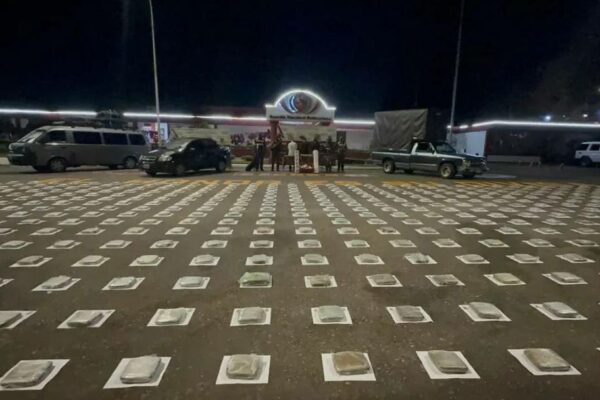 Detienen 3 personas por transportar 538 kilos de droga