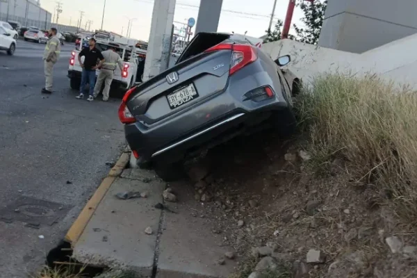 Un anciano sufre infarto y choca contra poste en Maracaibo