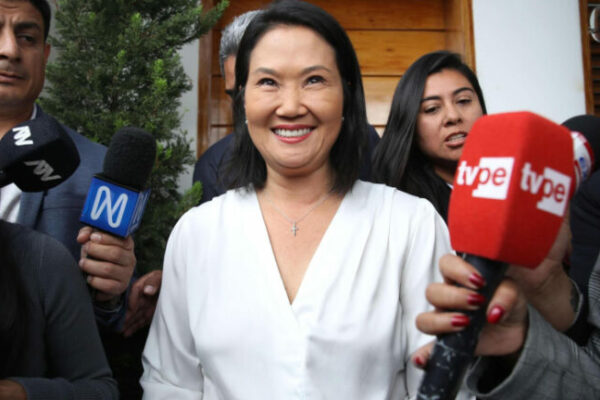 Votos del extranjero dan ventaja a Keiko Fujimori en Perú
