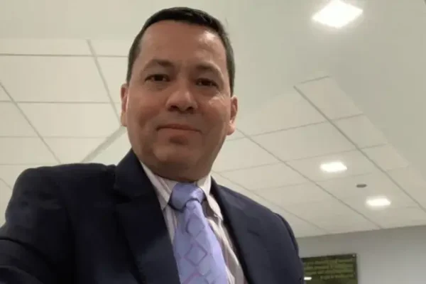 ICE detiene en Miami Beach al periodista venezolano Wilmer Solano