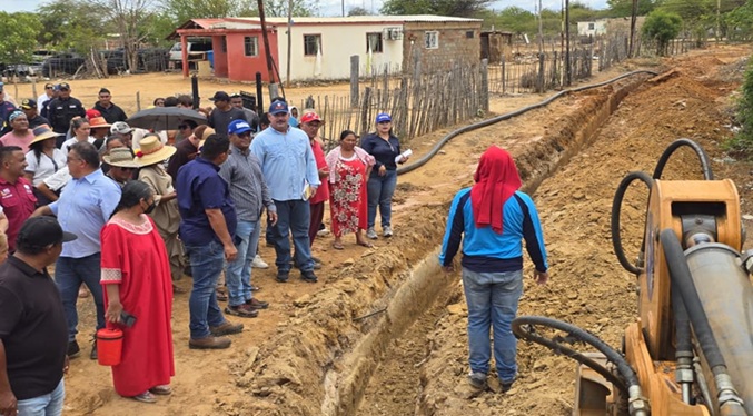 Gobernador Caldera entrega mil 200 metros de tuberías de agua y financiamientos comunitarios en Mara