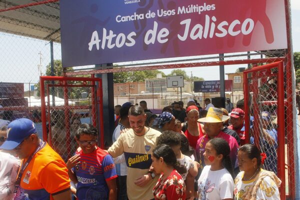 Alcaldía de Maracaibo reinaugura la cancha Altos de Jalisco