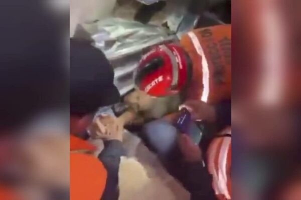 Milagro en La Guaira: Rescatan viva a una mujer de 70 años tras ocho días bajo los escombros