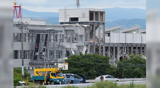 Terremoto en Japón deja 18 muertos y desata búsqueda contra reloj