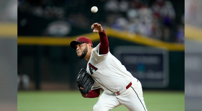 Eduardo Rodríguez domina a los Cubs y lidera blanqueada de Arizona