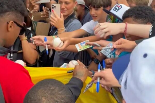 Ronald Acuña Jr. desata euforia en la Serie Mundial de Pequeñas Ligas