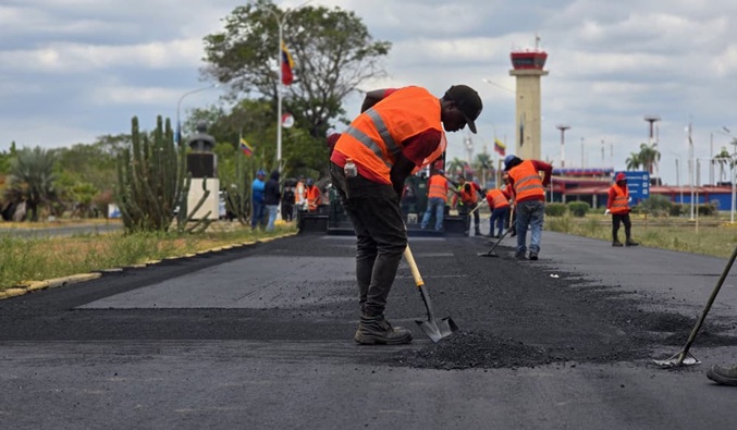 Gobernación del Zulia asfalta 11 kilómetros en la avenida Manuel Belloso