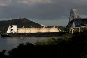 El Canal de Panamá sube tarifas y presiona las importaciones venezolanas