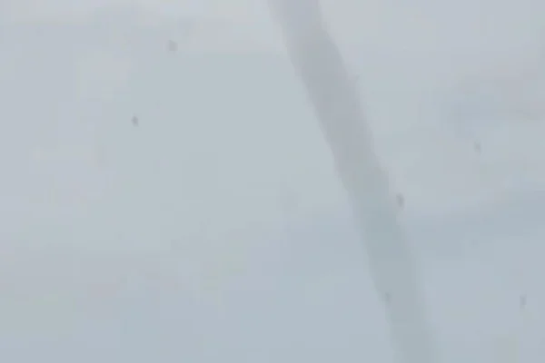 Impactante tromba marina sorprende a los habitantes en el municipio Baralt
