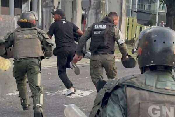 Fanáticos de Zamora FC protestan tras otra derrota en el torneo
