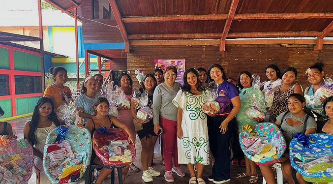 Instituto Municipal de la Mujer entrega canastillas a gestantes en Venancio Pulgar