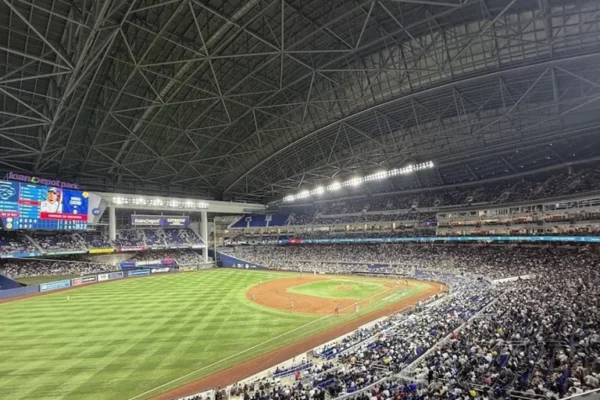 ¯Magallanes y Tiburones jugarán en Miami con fines benéficos