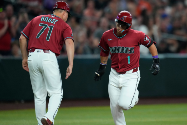 Los Cascabeles de Arizona designan para asignación al jardinero venezolano Jorge Barrosa