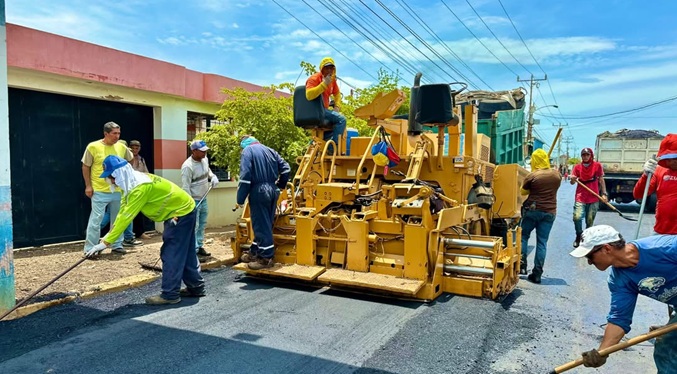 Gobernación de Zulia coloca 5.500 toneladas de asfalto en El Soler