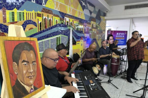 ‎Alcaldía de Maracaibo rindió tributo al «Bolerista de América» en el Jueves Cultural