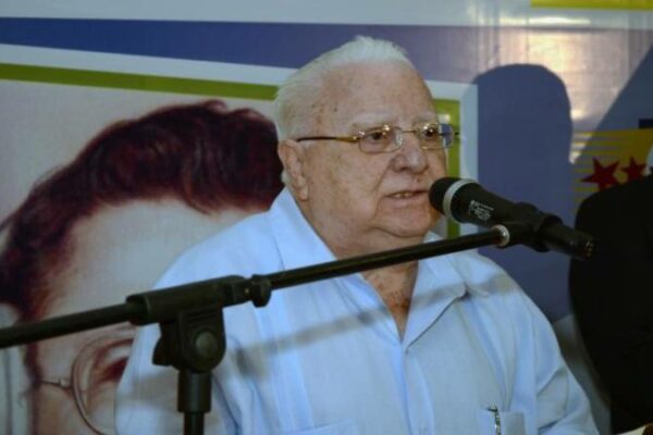Fallece el legendario periodista deportivo venezolano Juan Vené a los noventa y siete años